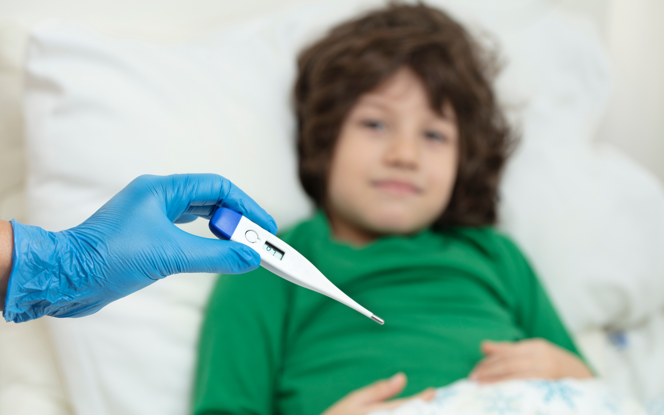 Evaluare medicală pentru febra la copii în Ploiești